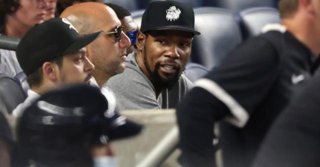 1624935215793092258.jpg 3lg4Cx97.jpg